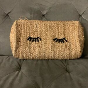 Summer jute clutch with zipper